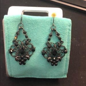 Chandelier hanging black earrings-pierced